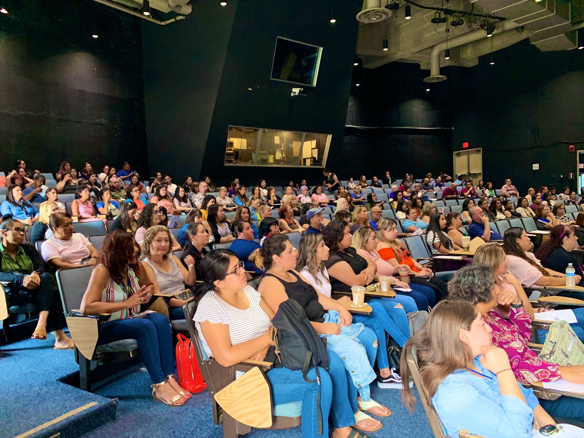 DrMayraHelguera's tweet photo. @SAUSDspecialed kicks off the start of the 2019-20 school year with hundreds of classified staff working directly with students with disabilities @SantaAnaUSD schools #SAUSDwins #weareSAUSD #SAUSDserves #adisabilityisnotaninability #everychilddeservesachampion https://t.co/zxupAdgS0l