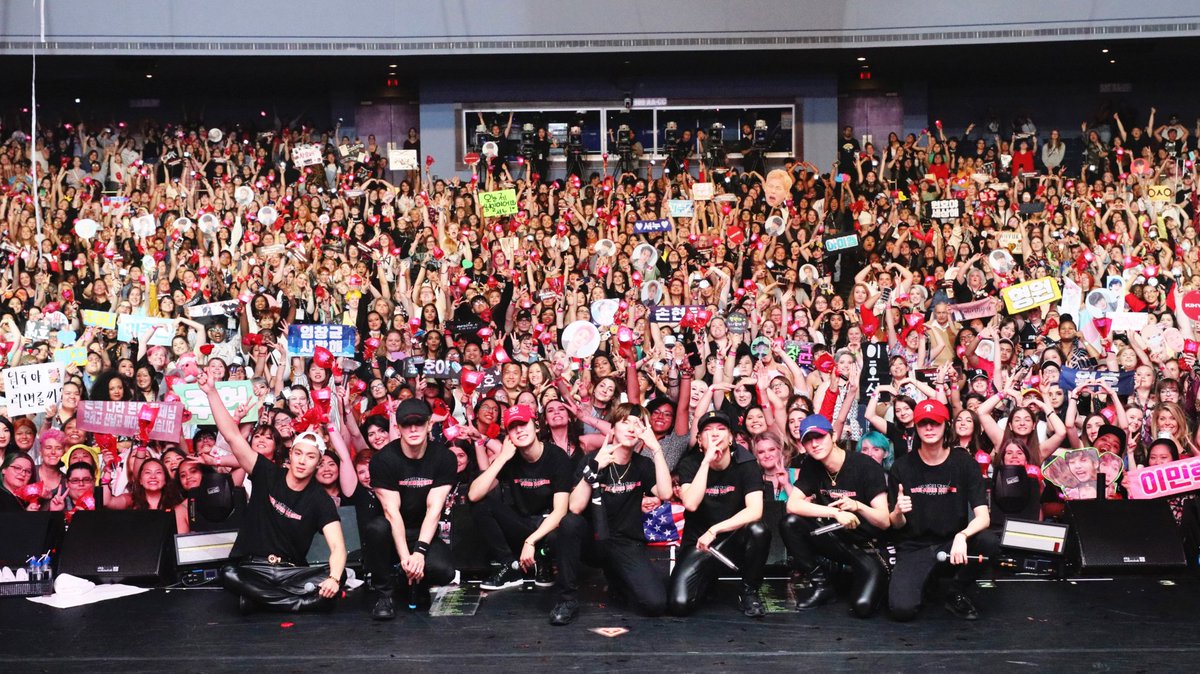 OfficialMONSTAX's tweet photo. [#MONSTA_X]  
2019 MONSTA X WORLD TOUR 
2019. 08. 06 TUE 
#WE_ARE_HERE in #CHICAGO

#MONSTAX #몬스타엑스
#WEAREHERETOUR https://t.co/zHkupJk7hP