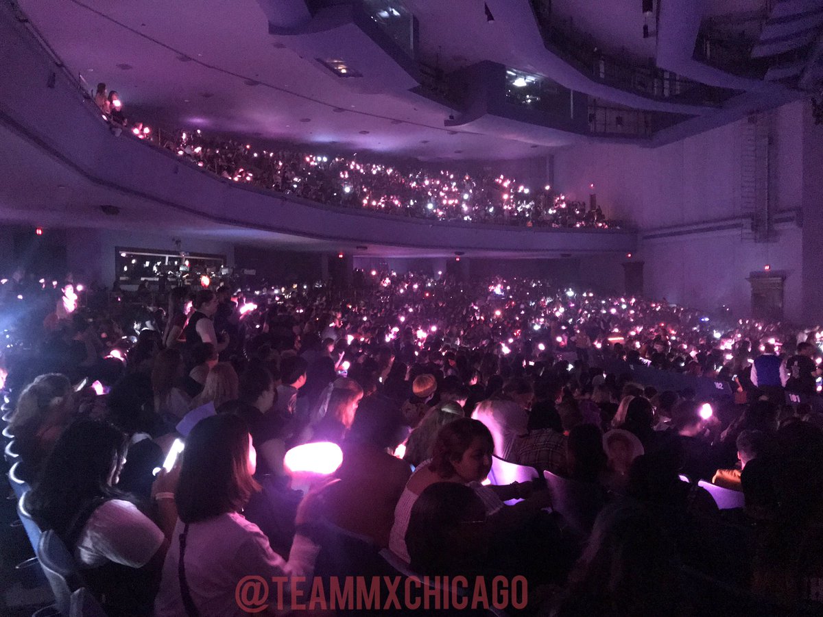 TeamMXChicago's tweet photo. Just a little thank you note after the show!
💜💜💜💜💜💜💜

#monstaxinchicago #MXinCHI #MXinUSA #MX #MBB #MONSTAX_WeAreHere2019  #MonstaXworldtour #monsta_x #fanproject #Monstax #Monbebe #몬스타엑스 #몬베베 https://t.co/XRTg4pAwBZ