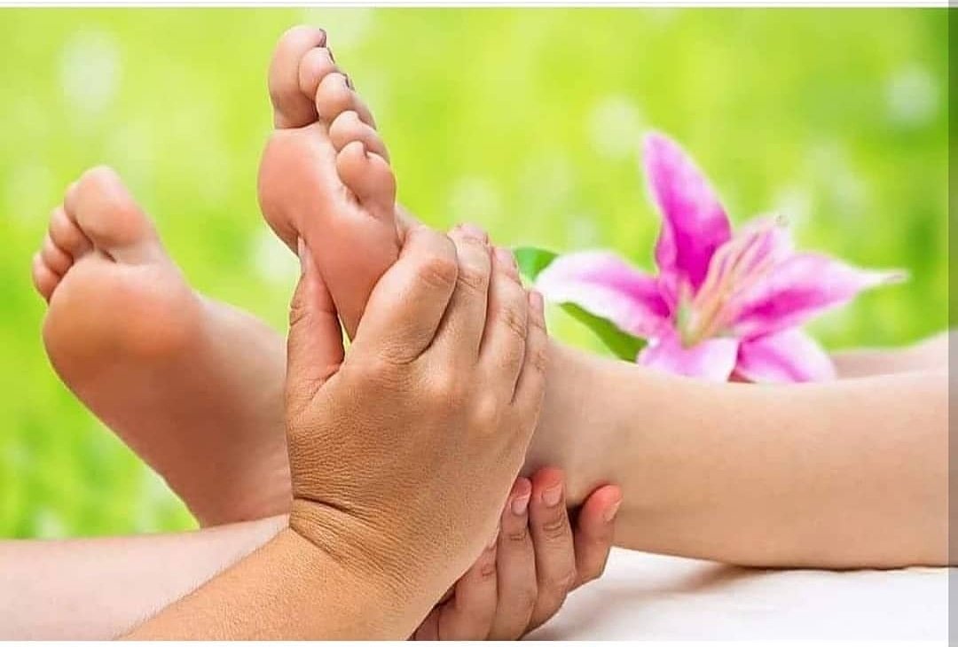 annsspa's tweet photo. In a time crunch? In 30 minutes, our therapists will re-introduce you to your feet through a holistic healing technique that provides relaxation. #annsspa #annsspabahrain #bahrain #juffair #sanabis #galali #Amwaj  #amwajbahrain https://t.co/lYbq6O3Kl3
