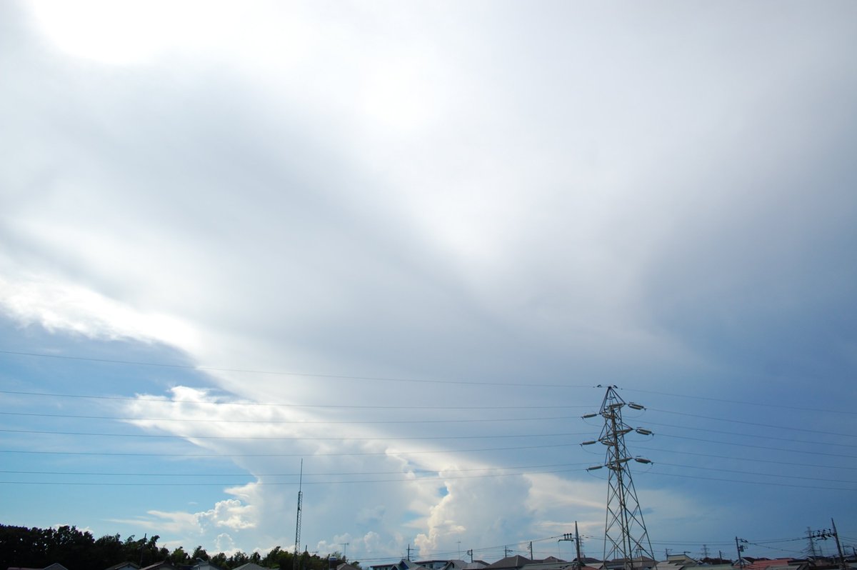 chobisuke525's tweet photo. わずか30分程度で鉄床雲がすごい広がった。。(;'∀')
#イマソラ https://t.co/PAeFOV8AAk