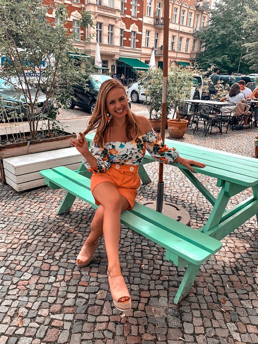 1046RTL's tweet photo. 🍦Insta-Cream 🍦– Julia folgt Berlins Eis-Hypes. ⁠
Diese Trend-Eisdielen in der Stadt musst Du diesen Sommer unbedingt auschecken: https://t.co/isqbF4ubMO #1046rtl #instacream #icecream #foodporn https://t.co/o3hugOfLeT