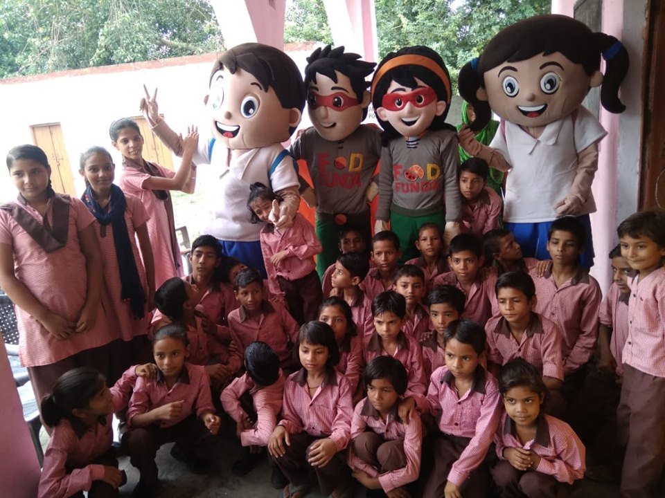 DaburIndia's tweet photo. Food Safety and Standards Authority of India #FSSAI, along with #Dabur, conducted an awareness programme at Govt Junior School, Chauna, where #SNF #Mascots #MasterSehat and #MissSehat spread #awareness about safe and nutritious food.
#CSR #Superheroes #Nutritious #food https://t.co/1fyxlZgchv