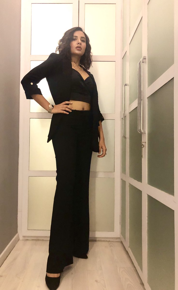 subhashreesotwe's tweet photo. Promotion for #parineeta #AboutLastNight https://t.co/OrylynNbe5