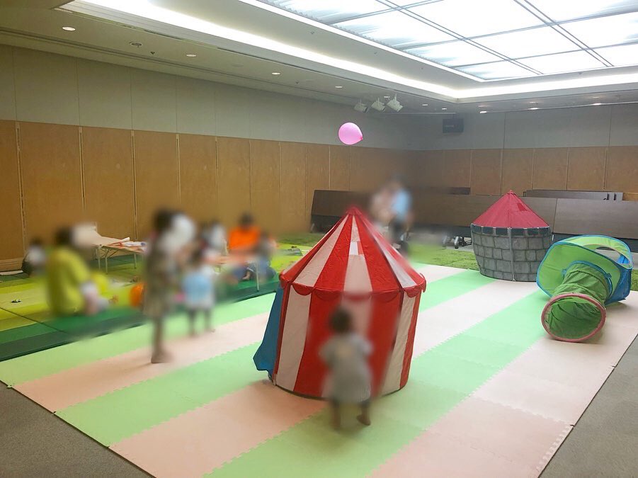 JOYKU0418's tweet photo. 『AAA FAN MEETING ARENA TOURの 2019 ~FAN FUN FAN~』いよいよファイナルです✌️
今日も託児所ブースはたくさんの方にお越しいただいております!
夜の部もお待ちしております!
#AAA #AAAFANFUNFAN #AAAFFF #AAAファンミ #AAAライブ
#AAAFANMEETINGARENATOUR2019 #AAA託児 #JOYKU #大阪城ホール https://t.co/wb5WaoY83P