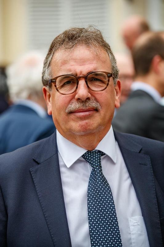 "Soms zit het 'rain man'-gedachtegoed nog heel diep geworteld bij veel mensen. Daarom informeren we ook. In de praktijk zijn onze mensen bijzonder efficiënt." <a href="/dirk_rombaut/">Dirk Rombaut</a>, Comm. Dir. <a href="/Passwerk/">Passwerk CVBA met SO</a>, helpt mensen met autisme (ass) aan werk #deochtend