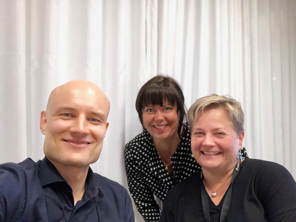KatiS70's tweet photo. After a succesful TEC drill with QF, our team is all smiles! 😊☀️#finnairtweets #feelfinnair #tec #drill #colleques https://t.co/DjD5OYT88i