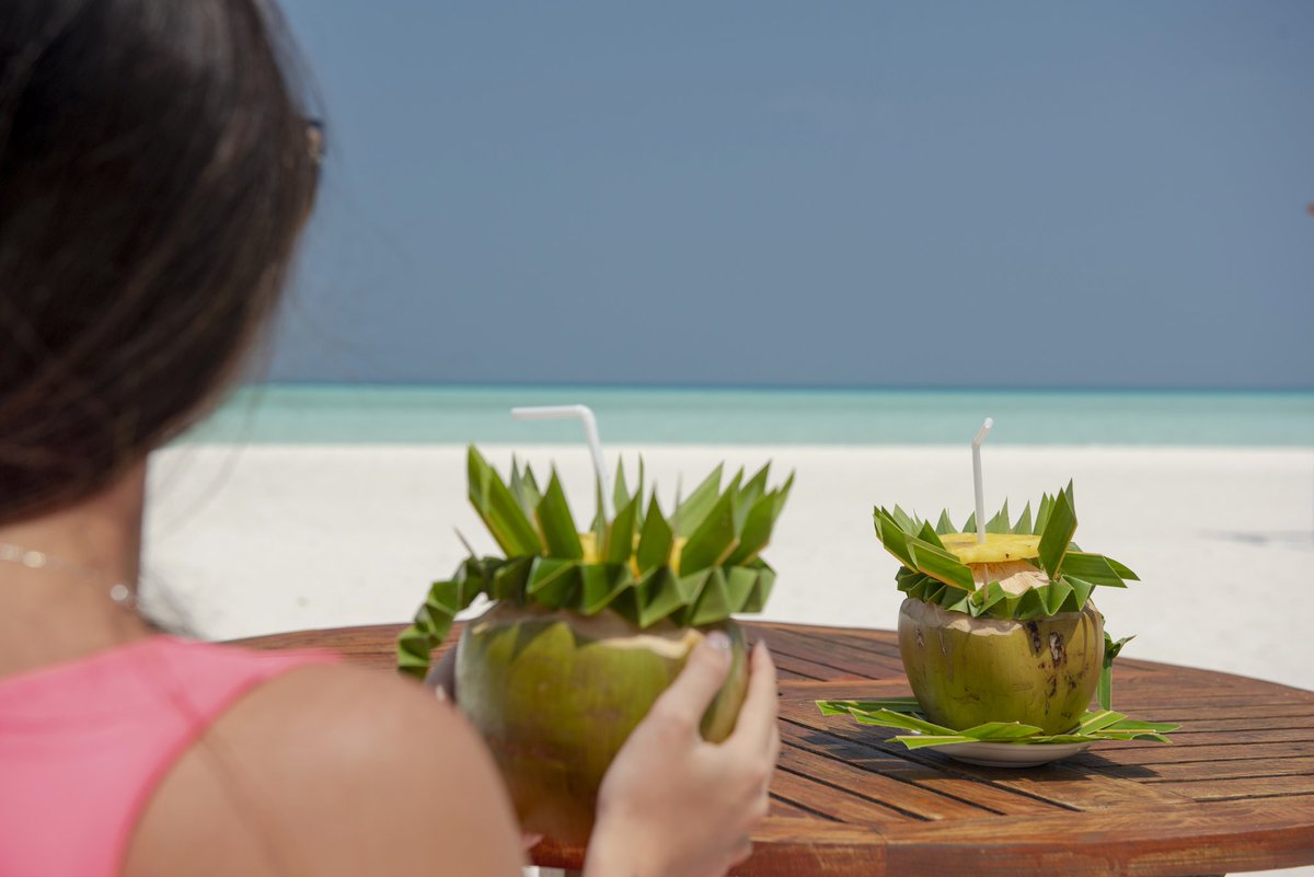 holiday_mv's tweet photo. Taste a typical Maldivian Fini Kurumba while enjoying the beautiful view

#maldives #holidayislandresort #villahotels https://t.co/451X0xQIZw