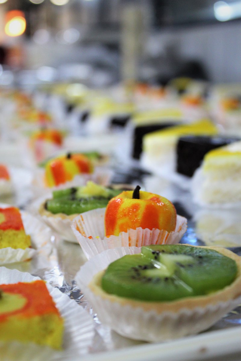 skychef756's tweet photo. At Ambassador's Sky Chef, cooking food is both a love and passion. Professional culinary team works committedly for wonderful guest experience

#FoodIsPassion

#TheAmbassadorGroupIndia #InFlightKitchen #InFlightCatering #InFlightMeals #QualityFood #DeliciousMeals #QualityService https://t.co/2AZZ3KZ9PW