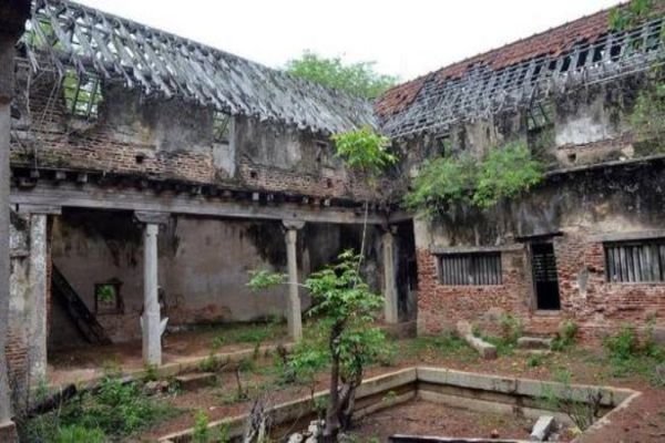 BeachesNearMe's tweet photo. Eraniel Palace is a 17th century treasure designed by Venad Empire. Know more about this brilliant architecture here, 
https://t.co/J2ibUmHrXr

#Chothavilaibeach #EranielPalace #Kanyakumari #VenadEmpire #beachesnearme https://t.co/c6AvNCnxZ1