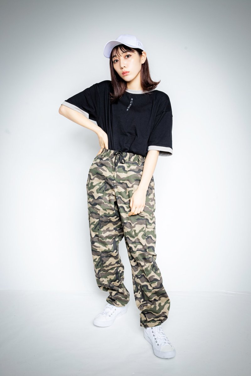 RYBC_official's tweet photo. 🌻new item

リンガーTシャツ  ¥4.000＋tax

インパクトのあるPOPなバックプリントは さんこいちスタッフ くろちびのオリジナルデザイン！メンズの着用も可能なサイズ感で双子コーデやお揃いにおススメのアイテム！

https://t.co/Ya7EQJrFpB

#RYBC #rybc #さんこいち

本日19時 販売スタート https://t.co/Q0ff0616Ac
