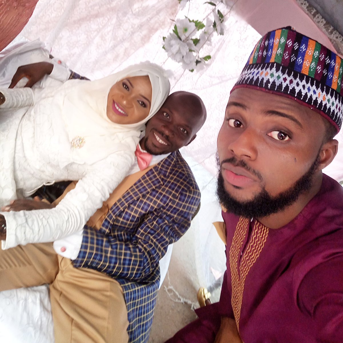 IamDynamicV's tweet photo. Hello, My name is Oyem Victor (Dynamic V ), I'm a Comedian / M.C 🎤, Actor , and FilmMaker 📽🎬.
With the Mic in my hand 🎤, be rest assured your event is gonna be a super memorable one 💯😁

If you find this on ur TL , pls kindly RETWEET , my client is on ur TL , God bless 🙏 https://t.co/VuUHYsSW1a
