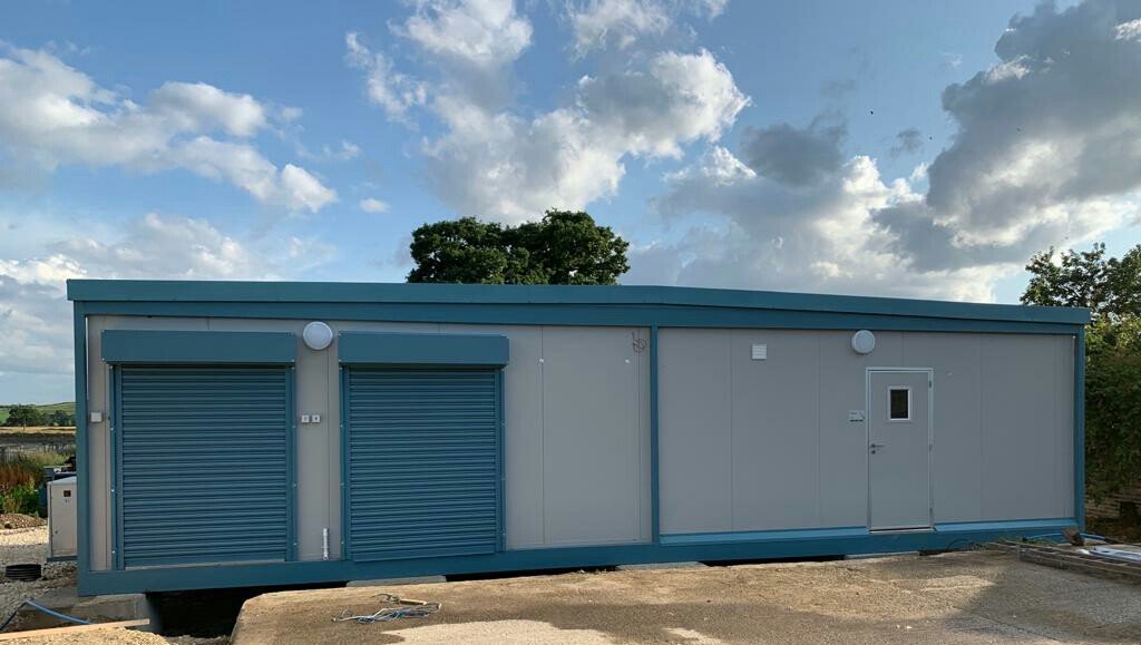 fishermodularuk's tweet photo. Phase Two.
This is a factory for processing game birds. Yes, really!
#game #gamechanger #gamemeat #prideinyourproduct #responsibility #traceability #aghe #foodstandards #foodchain #fortheloveofgame #modular 

@BASCnews 
@tasteofgame 
@BritishGame 
@hadriansgame 
@NationalGamekee https://t.co/De5TXvdzy4