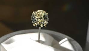 JiteshS09631699's tweet image. #DidYouKnow 🤓 #TheFirstDiamond 
The Eureka Diamond was the first diamond discovered in South Africa. It originally weighed 21.25 carats
#History
#Diamond #EurekaDiamond #Diamondfact #interesting #ff #Facts If you like this fact so please drop a like👍 also follow us for more....