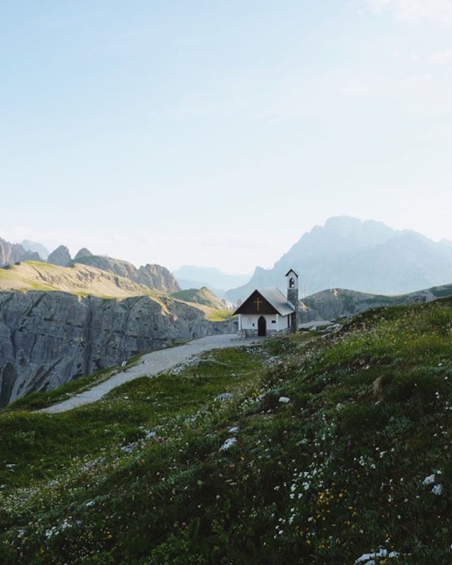 saradelu's tweet photo. [Ora, conta fino a quanto puoi]
L’aria, il silenzio, la luce e noi: dopo i temporali sono/siamo tutti più chiari, belli e interessanti. 
Ps: cartolina di un annetto fa, dopotemporale, di dove non vedo l’ora di tornare 🌿🏔
#whatitalyis #dreizinnendolom… https://t.co/9gBr4wSMB4 https://t.co/ofBIg8reY0
