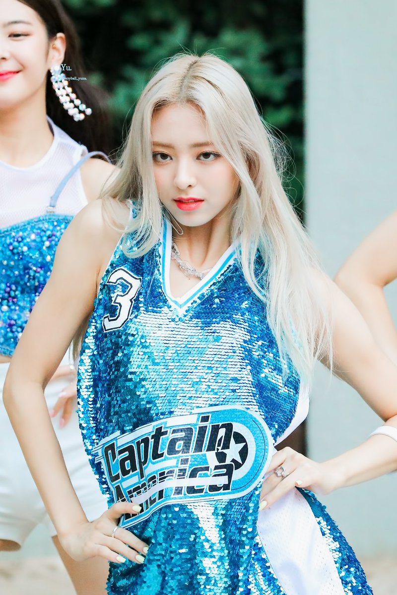 cherryu1209's tweet photo. 190802 #ITZY #유나 https://t.co/ZVdg2NARmS
