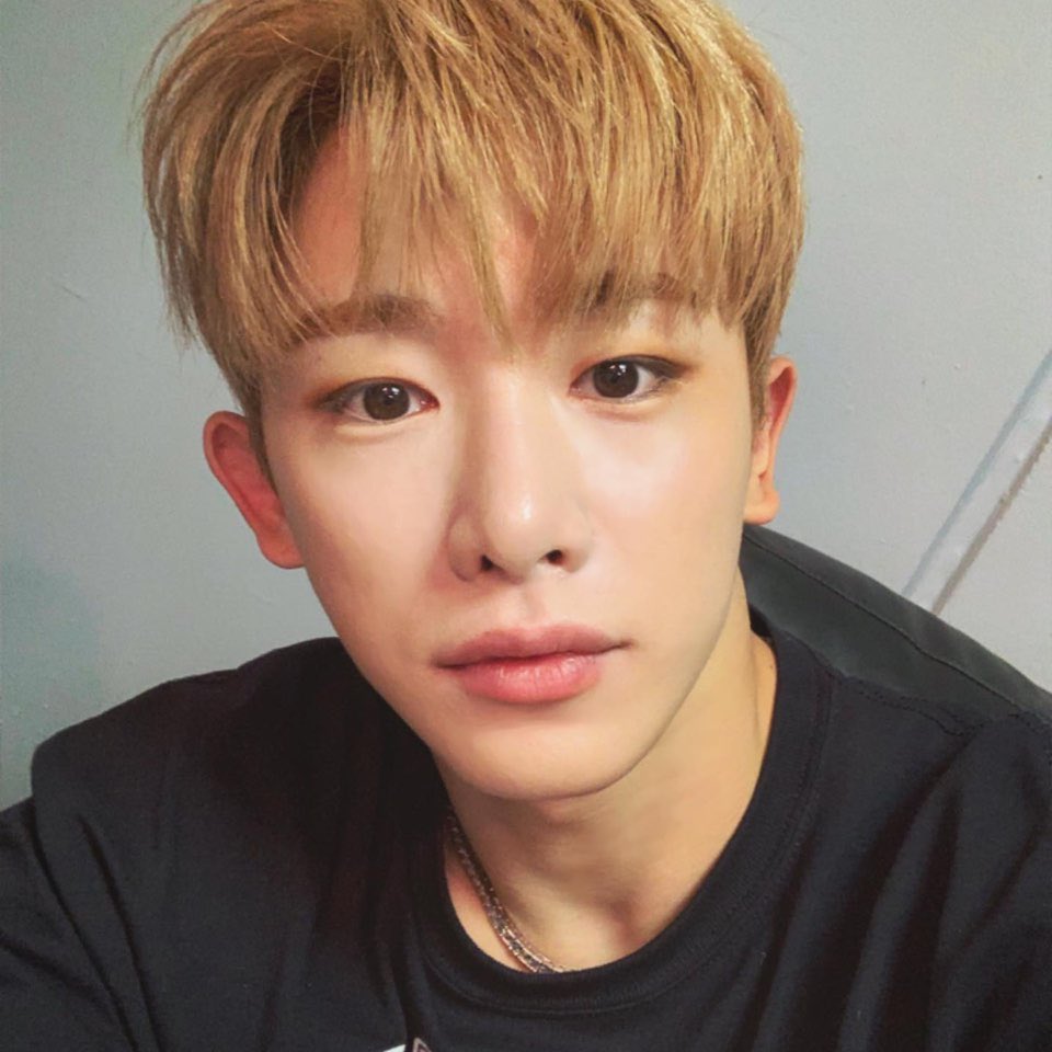 OfficialMONSTAX's tweet photo. [#원호] 🥳✨🥳✨🥳✨🥳 #원호패션 https://t.co/4CxzzWfKDX