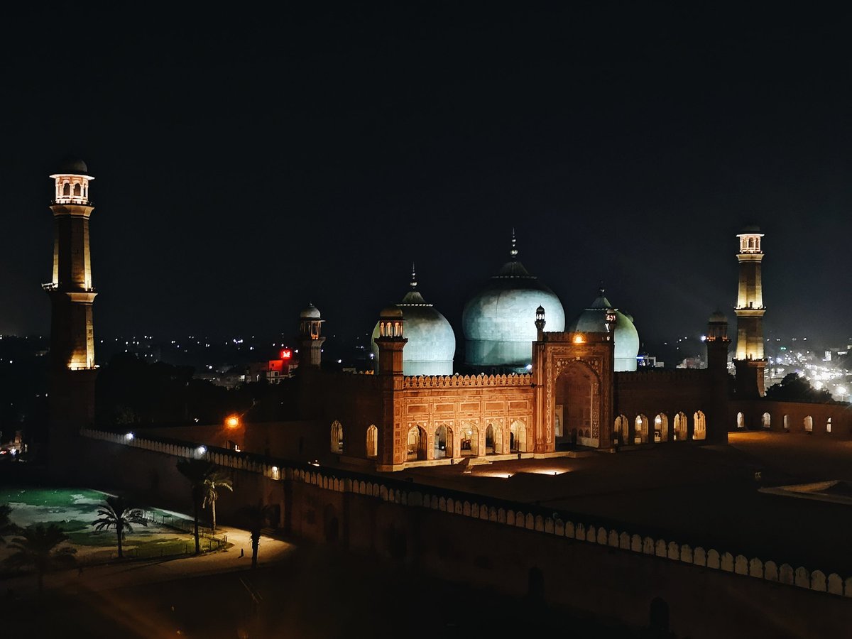 palauJosep's tweet photo. Badshashi Mosque, a Lahore. بادشاہی مسجد🇵🇰 Espectacular. #Pakistan, país de contrastos.
#PKTour #Pakitotbé https://t.co/6s8ZkultEz