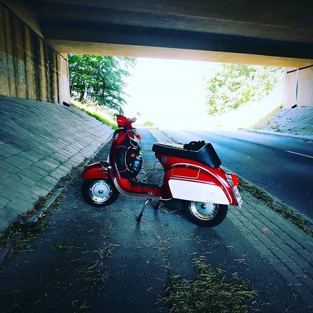 Vespa_WHV's tweet photo. Tunnelblick 🛵☀️😎
.
.
#tunnelblick
.
.
#vespawilhelmshaven #vespaclassic #vespa #Rollerwetter #vespawilhelmshaven #igerswilhelmshaven #vespa #Abrollern #wilhelmshaven #rollerliebe #echtblech #schaltroller #scooterist #likeforlikes #altblechliebe #vesp… https://t.co/oBEZoXY2Gp https://t.co/lFQPhaMEkz