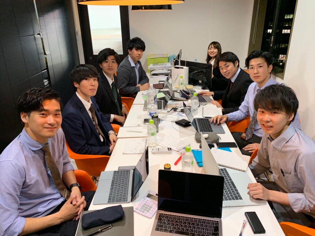 callforce0913's tweet photo. こんにちは！サマーインターンの季節となりました🌻
CALL　FORCEのグループ会社であるC Careerでは学年問わず８０名以上のインターン生が、挑戦を楽しみながら本気で仕事に取り組んでいます🔥
この夏を大きく成長する夏にしませんか❓
https://t.co/CNInwo2Vg3 https://t.co/98nzoDOeCl
