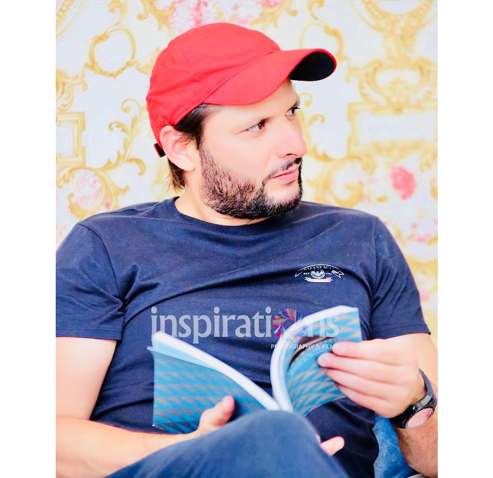 “I still look at you and the rest of the world just goes away.” 💓

Love you @SAfridiOfficial ❤️
#ShahidKhanAfridi🇵🇰💚