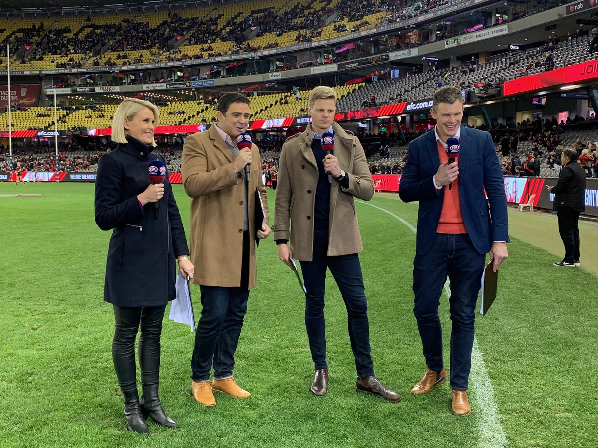 ScudMark's tweet photo. Stay warm with @menzclub !! π₯Ά #dressedbymenzclub #menswear #mensfashion #menstyle #winter #weddings #Clothing #fashionista #fashion #menzclub #dapper #style #chino #suits #shirts #shoes #coats #jackets #Blazers #ties #jeans #belts #socks #knitwear #bertigo #scarfs #knits https://t.co/NhHFgd7lzT