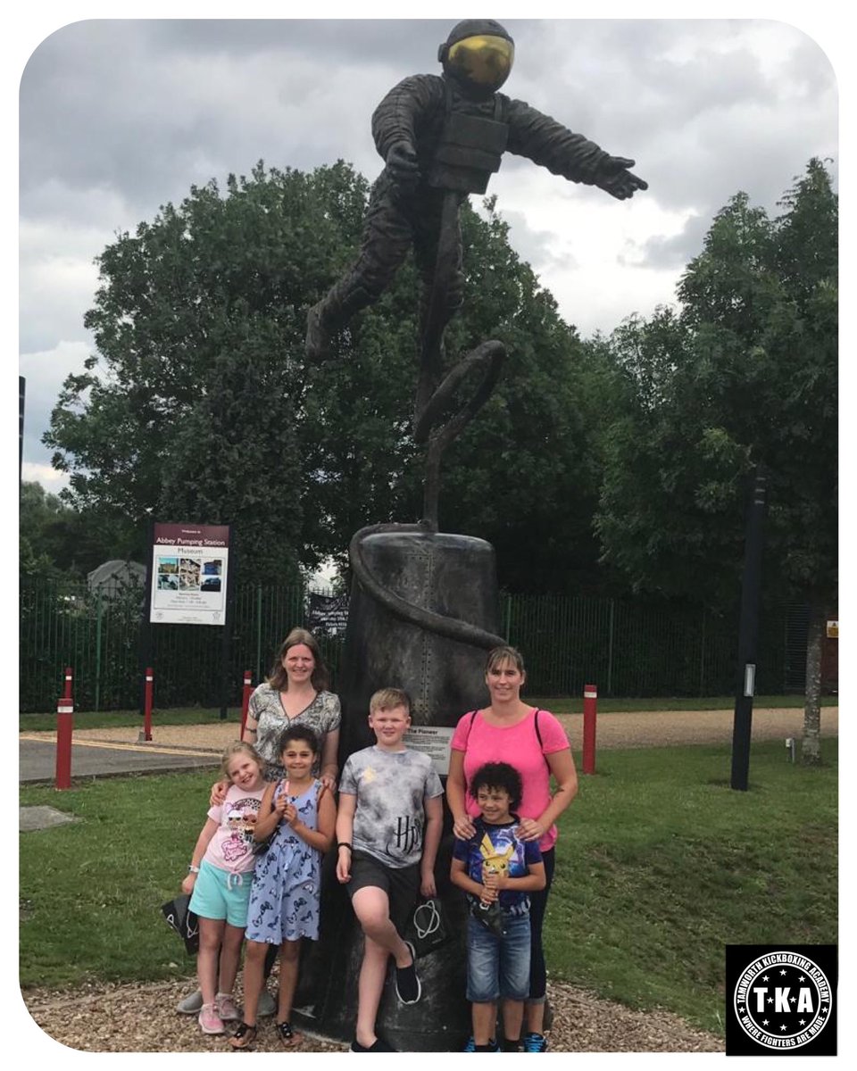 tkakickboxing's tweet photo. Some of our TKA family in a day out 😀 #TKA #Tamworth #kickboxing #TKAfamily https://t.co/ChlJU4szXQ
