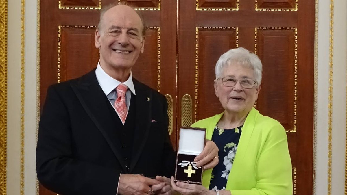 CityHospice's tweet photo. We'd like to say a huge congratulations to one of our longest serving volunteers, Edith, on receiving the @LeagueofMercy
#OrderOfMercy medal for her 22 years of voluntary service. She's such a great support &amp; amazing lady. Read more here: https://t.co/7bJjboJ1dz #Cardiff #Charity https://t.co/3Ux9K02VbY