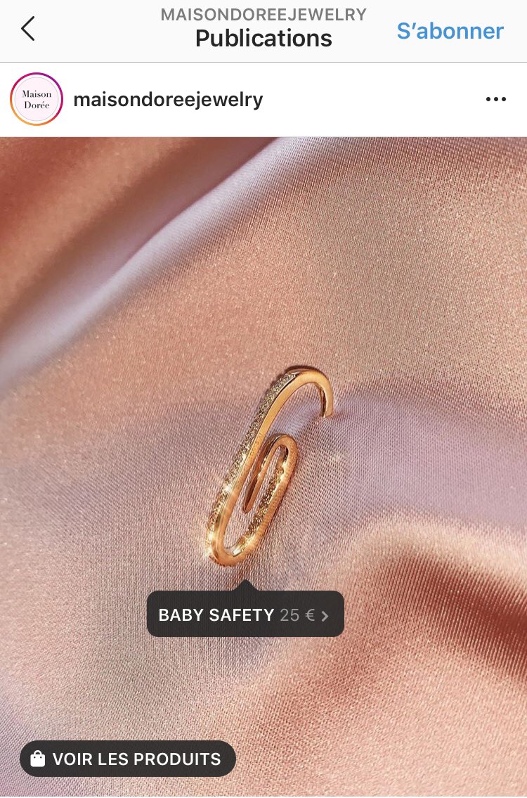 simxcam's tweet photo. Votre pote chloé b qui continue à vendre des produits aliexpress 4 fois plus chèr ca gêne personne? Comment cette fille peut vous inspirer alors qu’elle vous arnaque?!
#chloeb #maisondoree #noholita #enjoyphenix #mavachou #jnspj #noemiemakeuptouch https://t.co/BWKu71wSDc