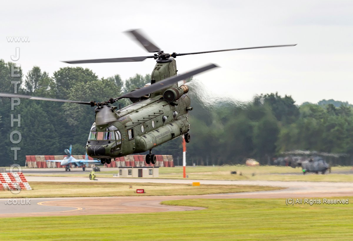 JetPhots's tweet photo. Royal Netherlands Air Force CH47 Chinook departing @airtattoo 2019 @RIATPR
#RoyalNetherlandsAirForce #DutchAirForce #Chinook @BoeingDefense @BoeingAirplanes #potn @UKAirshowReview
https://t.co/ulKJobk9zS https://t.co/xozw7BIZrM