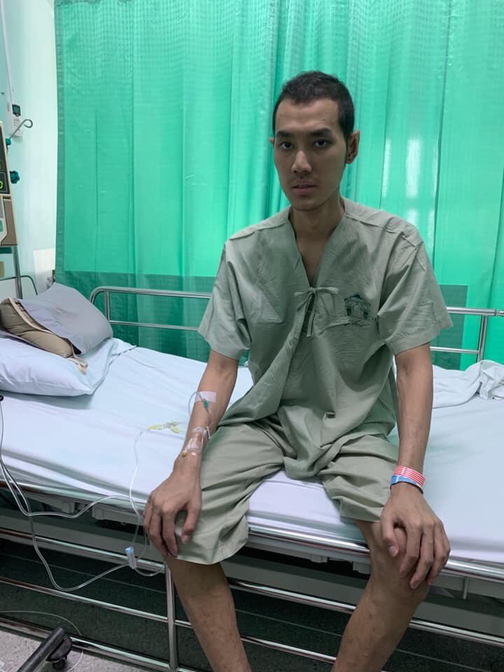 Kenporsche95's tweet image. #ช่วยรีทวิตด้วยนะครับ
ปาล์ม พี่ชายผมป่วยมะเร็งเม็ดเลือดขาว อาการทรุดลงหนัก บัตรทองไม่ครอบคลุมแล้ว
ช่วยพี่ผมด้วย
———————
#ร่วมสมทบทุนการรักษาได้ที่
เลขบัญชี 005-8-04578-0 ธนาคารกสิกรไทย
ชื่อบันชี นายเปรมทัต สิ้นกั้ง 
(บันชีผู้ป่วยโดยตรง) 
เบอร์โทร :0835089414 ,0972620432
#Savepalm