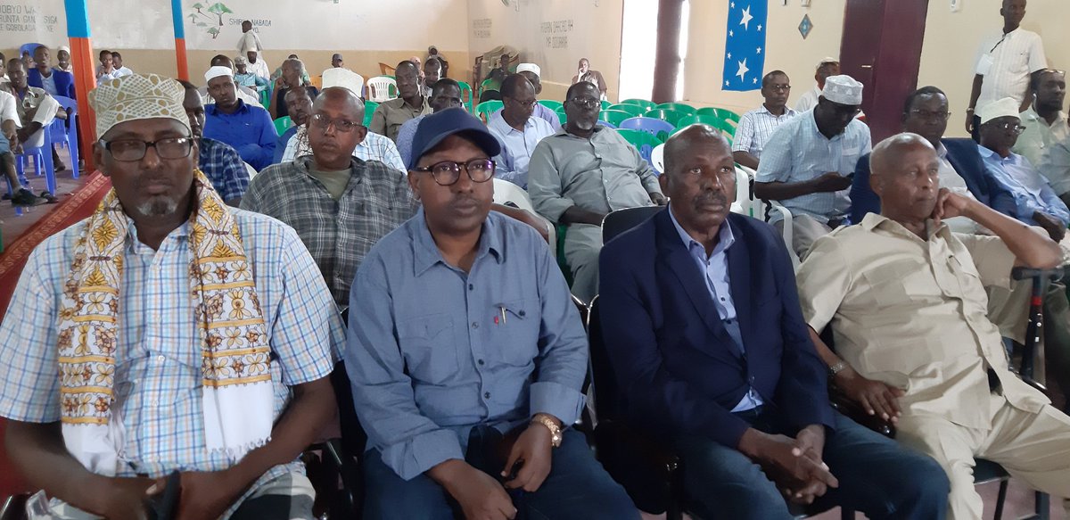 MDhagacade's tweet photo. Shirweynaha beesha Habargidir ayaa si habsami ah uga socda magaalada #Hobyo.
Waxaana ka qeybgalaya 250 oo Ergo ah iyo martisharaf kale.
#ShirkaNabaddaHobyo
#HobyoPeaceConference https://t.co/4IDQ6xRKx4