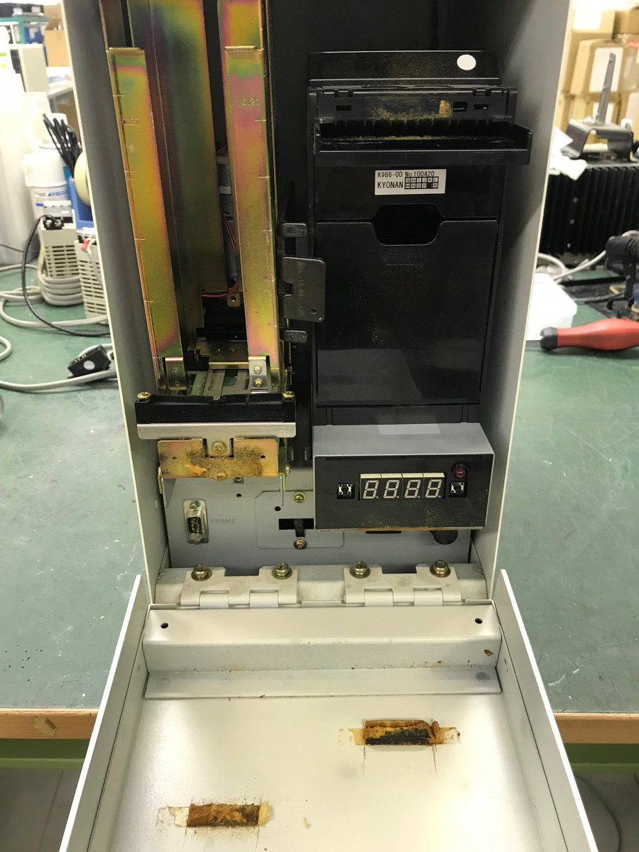 kyonanseiki_s's tweet image. 今日はK249オーバーホールしました。綺麗になってとても良い気分です。修理出していただければ写真のようになりますよ！

詳しくは…下記URLからご覧ください。
kyonanseiki.co.jp/maintenance 

#ビルバリ #billvalidator #修理 #精密機械 #メンテナンス #自動販売機 #vendingmachine #Japan