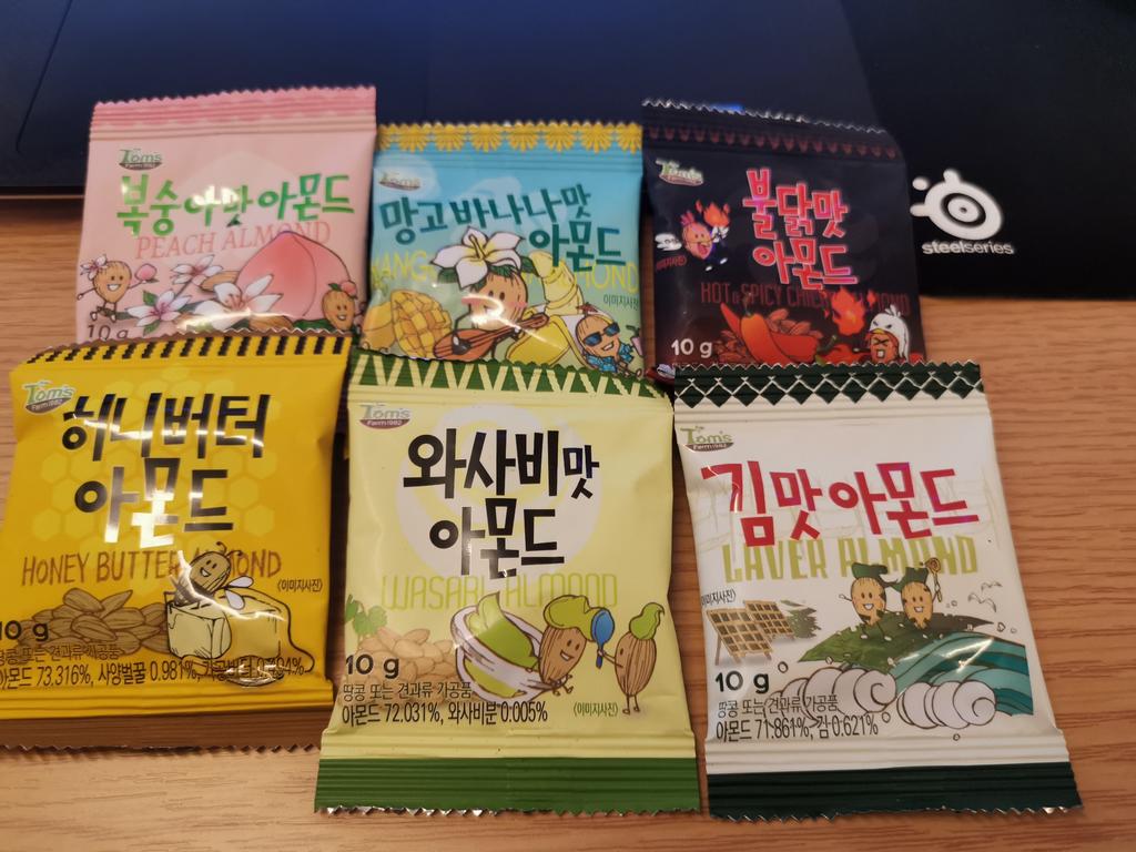 MissMarzenia's tweet photo. I love fan mail! Thanks kind stranger! All sorts of almonds 😍 https://t.co/5B8xQh6TCu