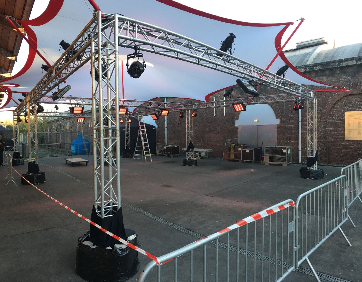 Luminoz's tweet photo. REVOLT - STRUCTURES ALUMINIUM - https://t.co/CAgWQmqxzX https://t.co/Bv4ZpM5gAq
