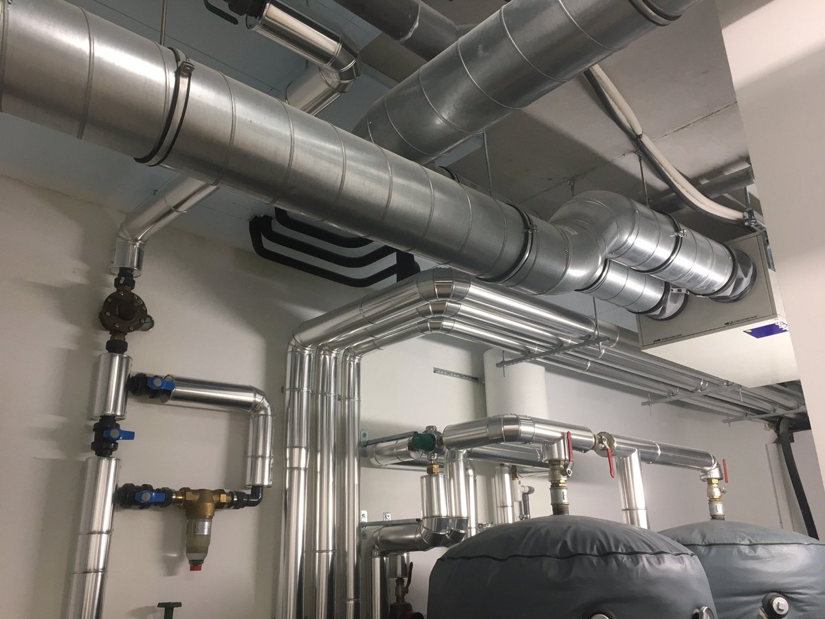BLEUROUGE_fr's tweet photo. ◾REALISATION ◾
Nos installateurs ont du talent !
Bravo à José Perez installateur (ST Maxime 83) 
pour ce travail de qualité : -  Ventilation double flux : ALDES
- Traitement de l’eau : BWT
- Production ECS : ACV et Hitachi.
#réalisation #algorel #BleuRouge https://t.co/aNooA6OYzn
