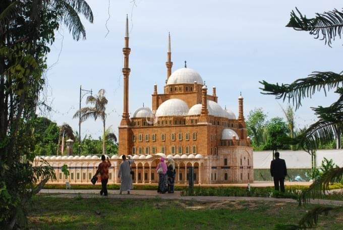 Osman__R_______'s tweet image. মসজিদে
মোবাইল ফোনের রিংটোন
সাইলেন্ট করে রাখাটাই
#Common_Sense 

#ওসমান_গনি ৷