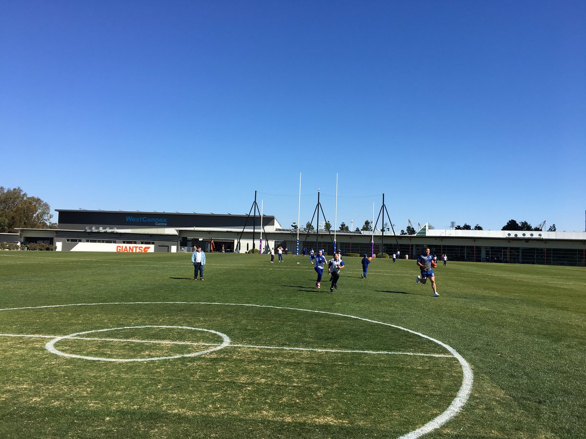 markricho0's tweet photo. Science with the Giants. Students learn about the fundamentals of sports science and mathematics and how they apply to the game of AFL. https://t.co/lGIso0oa1l