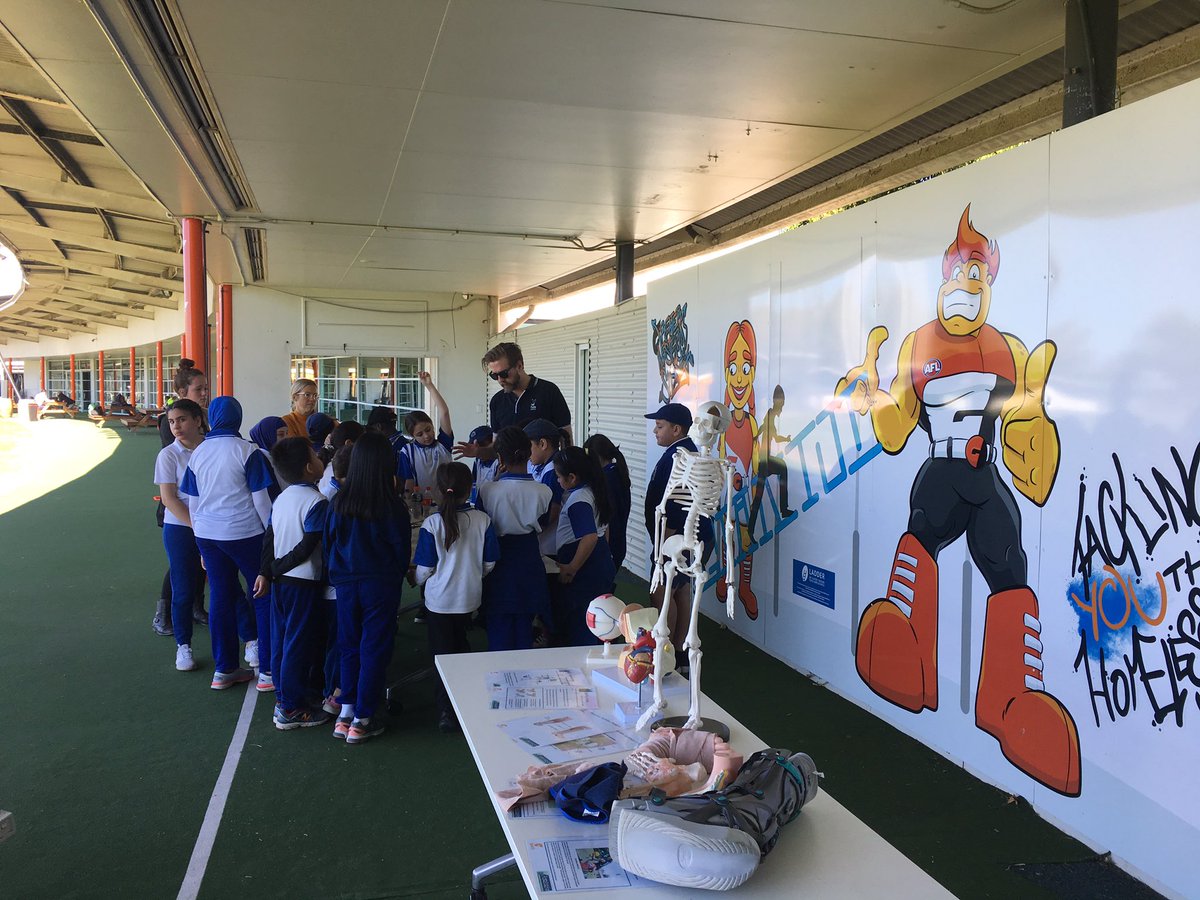 markricho0's tweet photo. Science with the Giants. Students learn about the fundamentals of sports science and mathematics and how they apply to the game of AFL. https://t.co/lGIso0oa1l