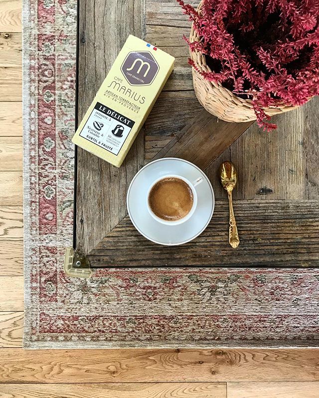 lecafemarius's tweet photo. LE DÉLICAT 💛
Subtil et fruité •
•
•
#cafemarius #artisan #torrefacteur #ilovecoffee #madeinfrance #madewithlove #love #igers #aixenprovence #café #coffeetime #cafe #capsule #gourmandise #paca #instacoffee #handmade #photography #coffee #delicat #frui… https://t.co/sav8CGxKUc https://t.co/NjzeOvZTt7