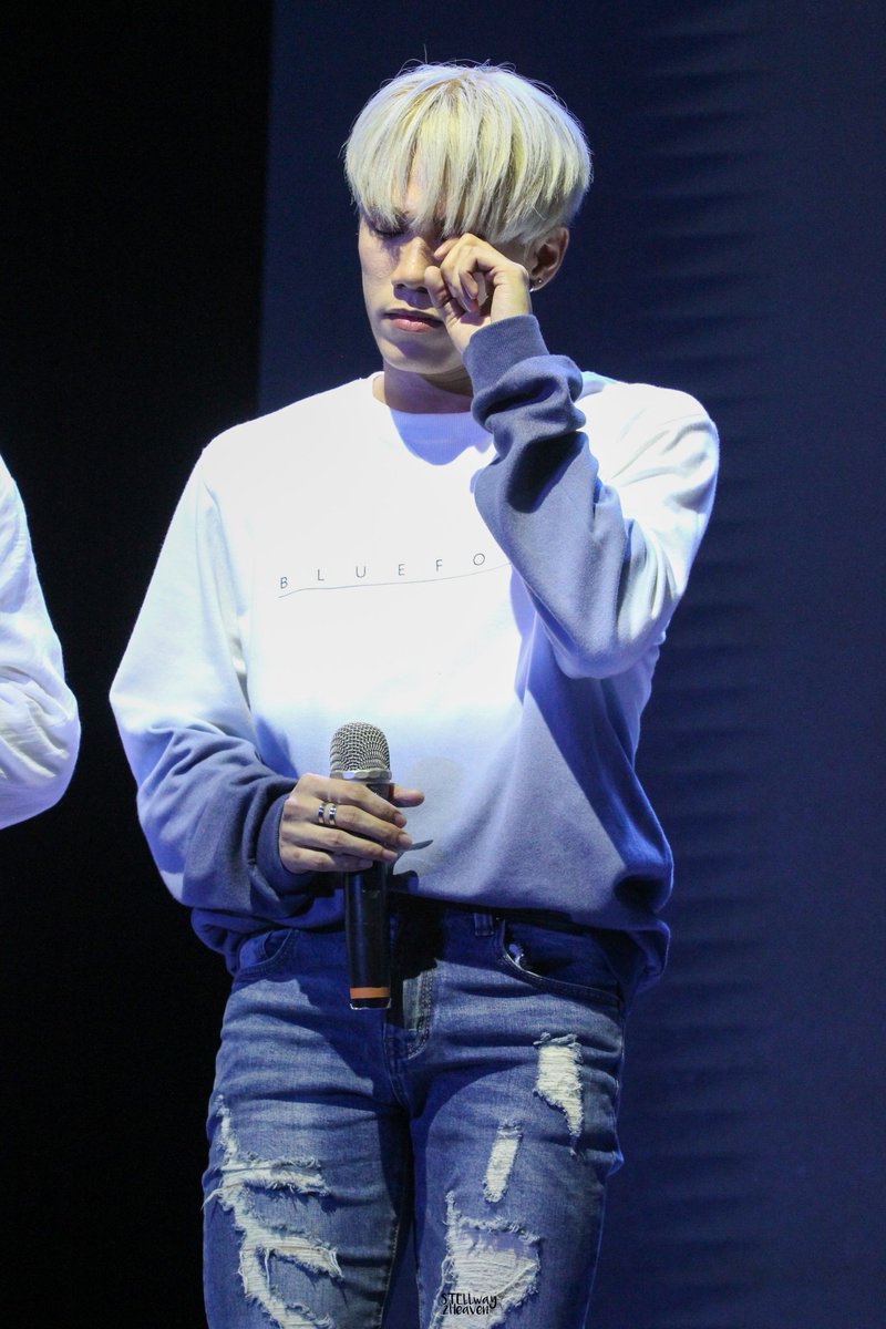 stellway2heaven's tweet photo. [HQ] 190804 SB19 Stell @ Happy Hallyu Day 3
영원히 사랑하고 응원할거야~ 걱정마☺️💙

#SB19 #SB19_STELL #ManOfStell #SB19_GoUp #HHD3 @SB19Official https://t.co/vNfdTbpL20