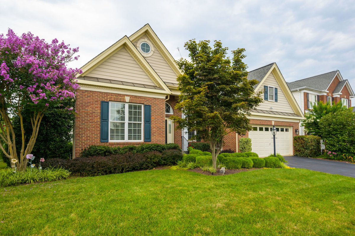 CathyStritt's tweet image. Coming soon! 15637 Alderbrook Dr., Haymarket VA. $649,900.  Stunning Bayhill model in Regency @ Dominion Valley.  4000 sq. ft. finished on main &amp;amp; lower level.  Model home condition.  Call for private viewing 703-608-6342.