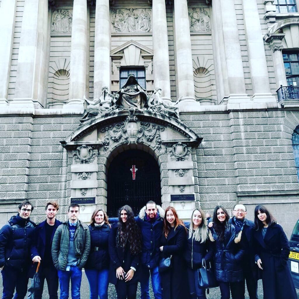 CamLawStudio's tweet photo. The visit to the Old Bailey means our students get an insight into a different legal system and more knowledge on how different countries practise law. https://t.co/EvzBdnZfqf
