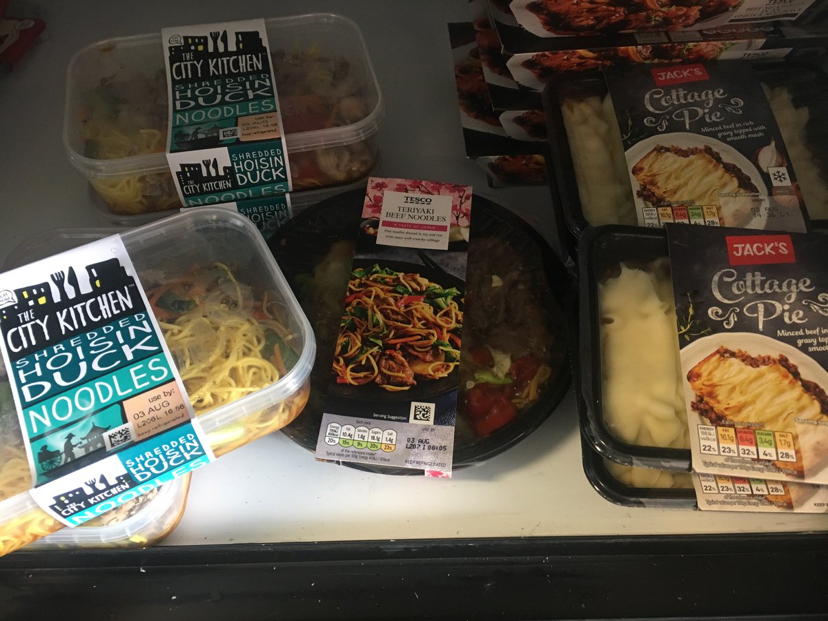 GoodwinPantry's tweet photo. Last Fridays Pantry ran by the Goodwin Building Better opportunities projects team, pop in to have a chat to the team about the pantry and our projects criteria. We’re here every Friday 10am till 2pm. #hull #helpsupportguidance #BBOproject @BetterGoodwin https://t.co/hOycM4oFJA