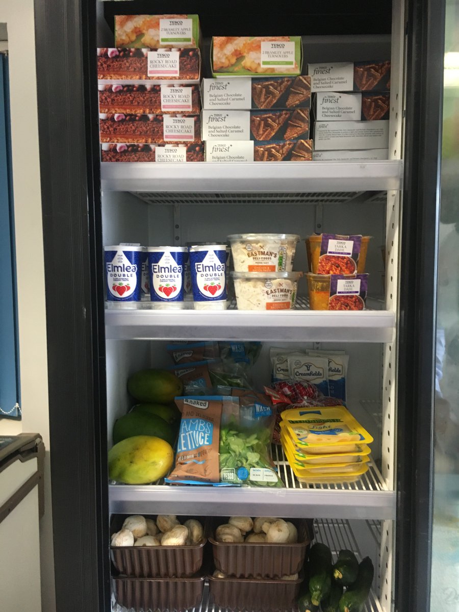 GoodwinPantry's tweet photo. Last Fridays Pantry ran by the Goodwin Building Better opportunities projects team, pop in to have a chat to the team about the pantry and our projects criteria. We’re here every Friday 10am till 2pm. #hull #helpsupportguidance #BBOproject @BetterGoodwin https://t.co/hOycM4oFJA