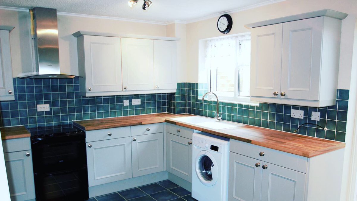4Kitchens's tweet photo. Check out this transformation!

With a huge range of made to measure kitchen and bedroom doors, we can help you get your dream kitchen or bedroom with 10% discount and an extra 5% for orders before the end of August! 😆

#4kitchens #transformation #discount #4bedrooms https://t.co/yuPjAoUSMI
