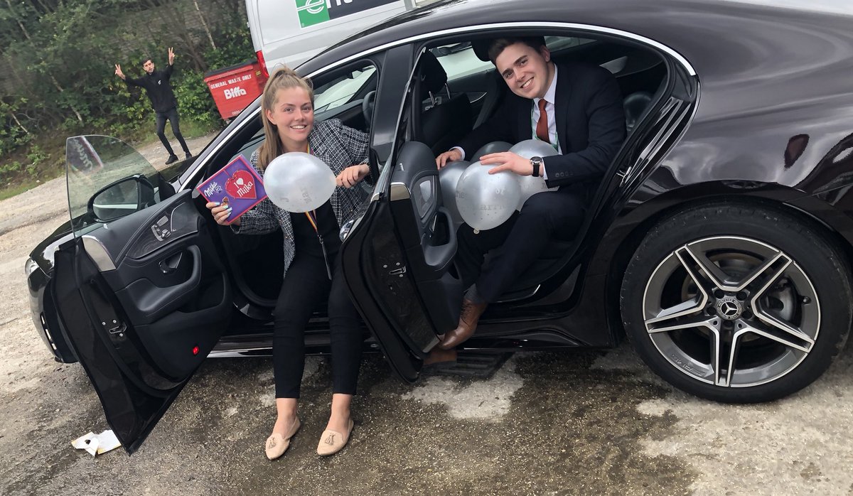 jordan_erac's tweet photo. Extremely nervous customer came in last week to pick up a car for his wedding!! 🎩 So we surprised him with a lovely car, balloons, a card and chocolates 🍫 #customerserviceisourwayoflife #happycouple #SU4 @GeorgeW_U424 @AfnanTorres9 @amyswales_erac @BenS_ERAC @Dayo8or87 https://t.co/RcMRvvuoNn