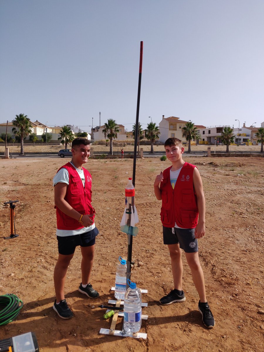 jmsafe's tweet photo. guadatech: RT guada_sorbas: Launch time !!

Taller de Astronáutica en el #Guadalinfo de #Sorbas #Almeria #Andalucia

#VeranoVivo de la RedGuadalinfo 

IAC_Astrofisica https://t.co/42ZAf4rryJ