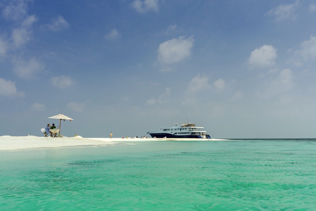 BackpackersM's tweet photo. Book ScubaSpa for your cruise holidays until 26th October and enjoy from 10% till 25% discount !
Rates & Availability 📧 sales@cruise-maldives.com
SCUBASPA ➡️ https://t.co/RpEBqyV0fd
#ScubaSpa #Cruise #FloatingResort #Spa #scubadiving #LastMinute #SpecialOffer #LuxuryCruise https://t.co/vAuydHPrv8
