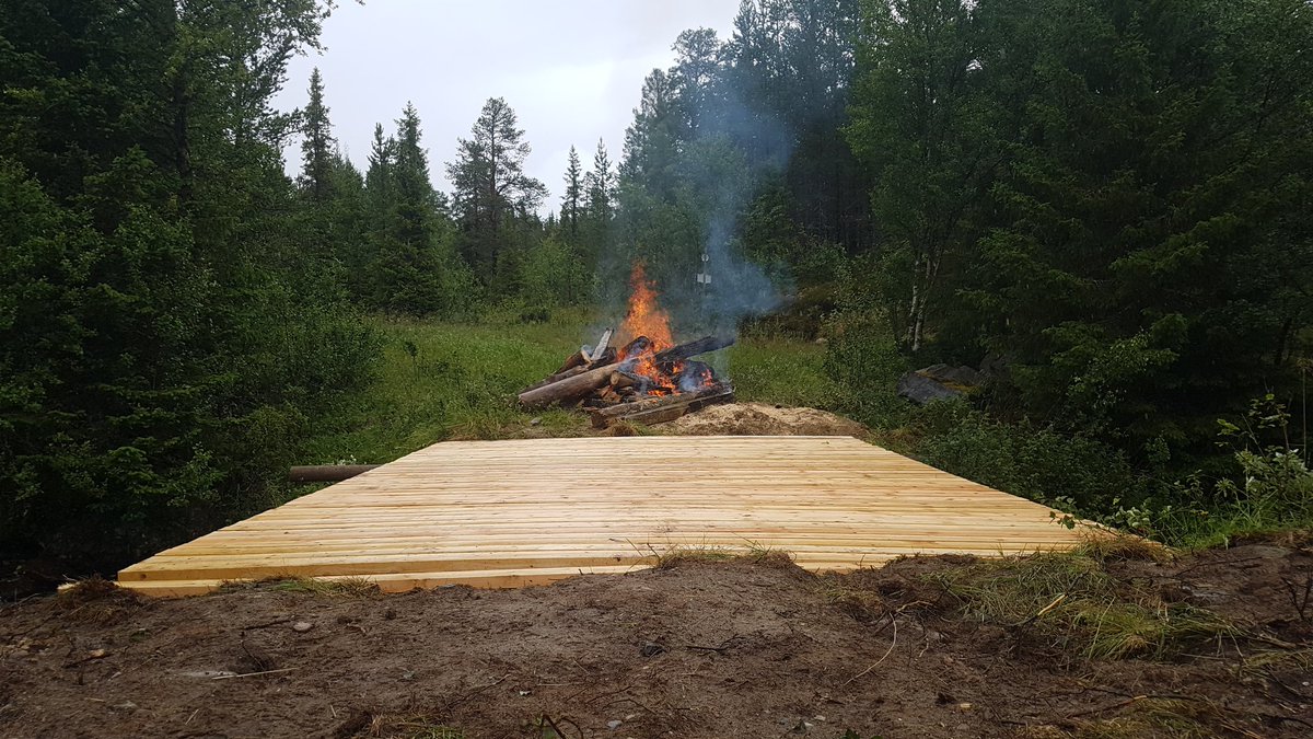 skoterleder's tweet photo. Lite justering av landfästen och spikplock sen är jobbet men bron i Ormdalen klart! https://t.co/DTALLeEeN0